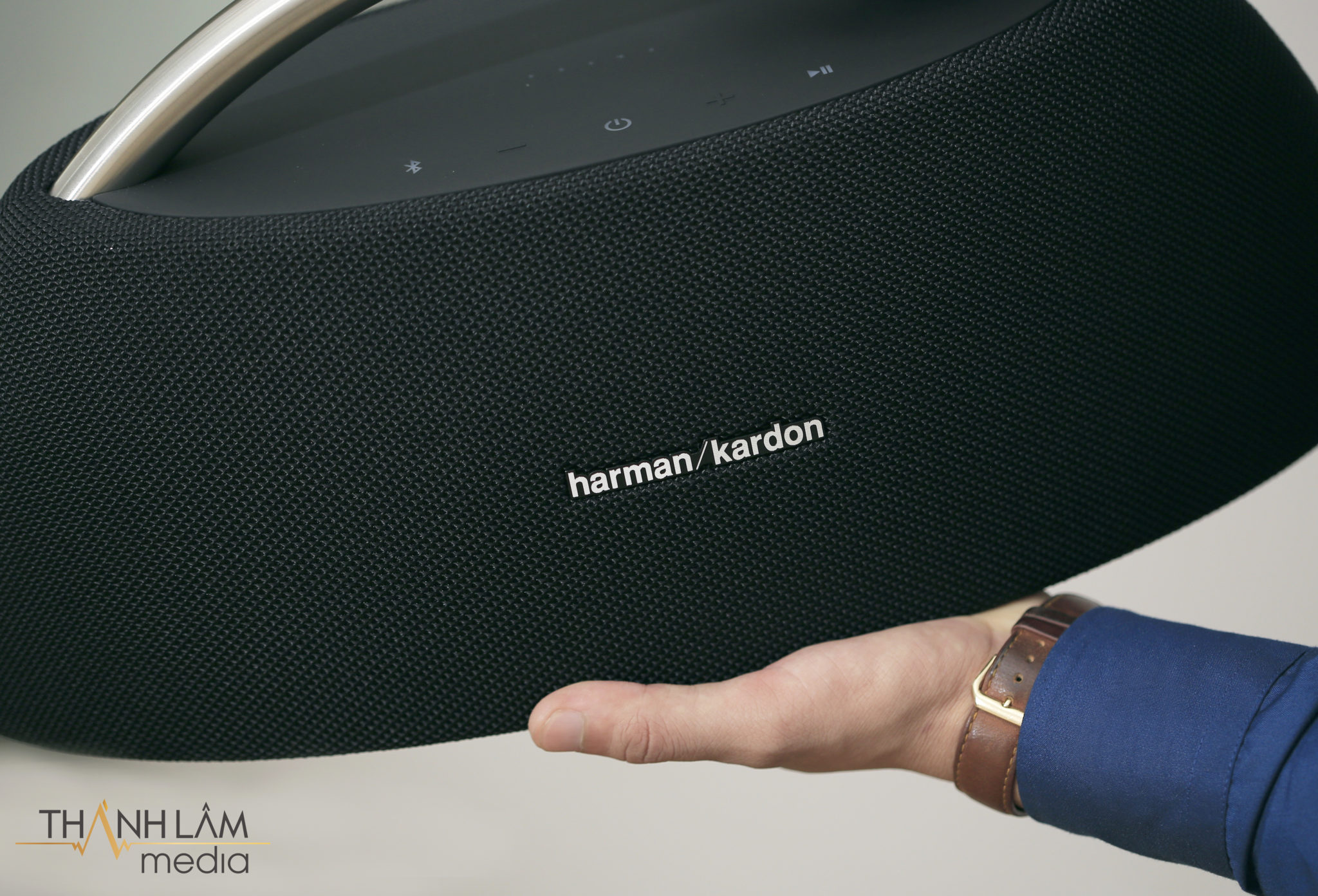 So sánh loa Harman Kardon Onyx Studio 6 và Go Play