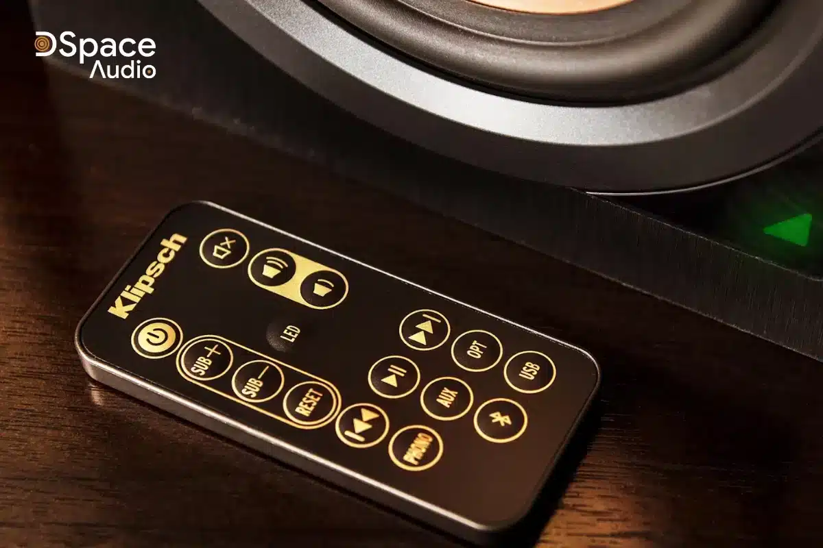 loa Klipsch R-15PM