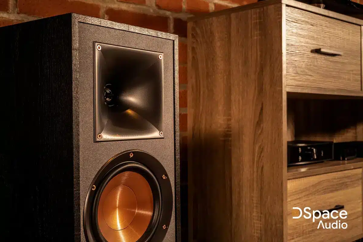 loa Klipsch R-15PM