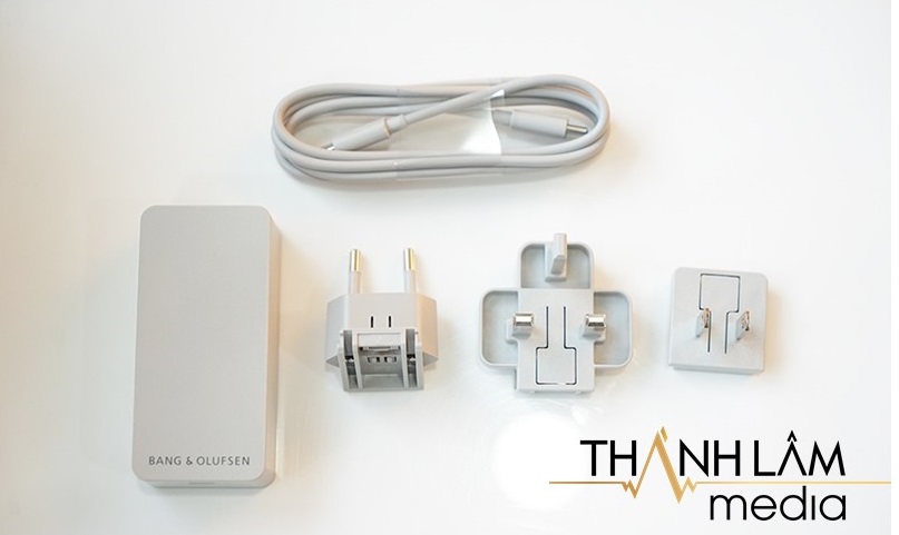 Phụ kiện đi kèm trong bộ sản phẩm Loa B&O Beolit 20