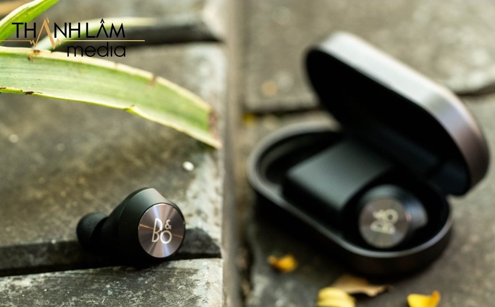 Beoplay EQ có chỉ số chống nước và chống bụi thấp hơn Beoplay E8 Sport