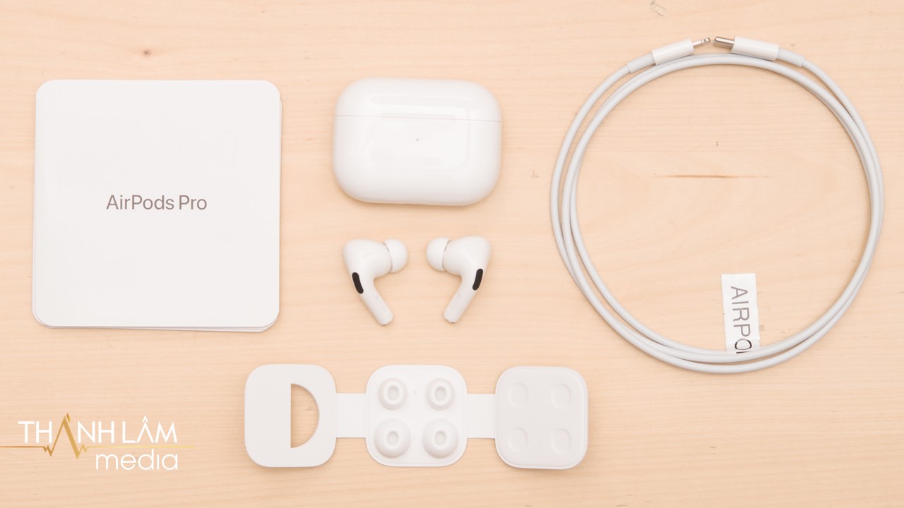 So sánh JBL Tune 230NC và Airpods Pro So sánh JBL Tune 230NC và Airpods Pro