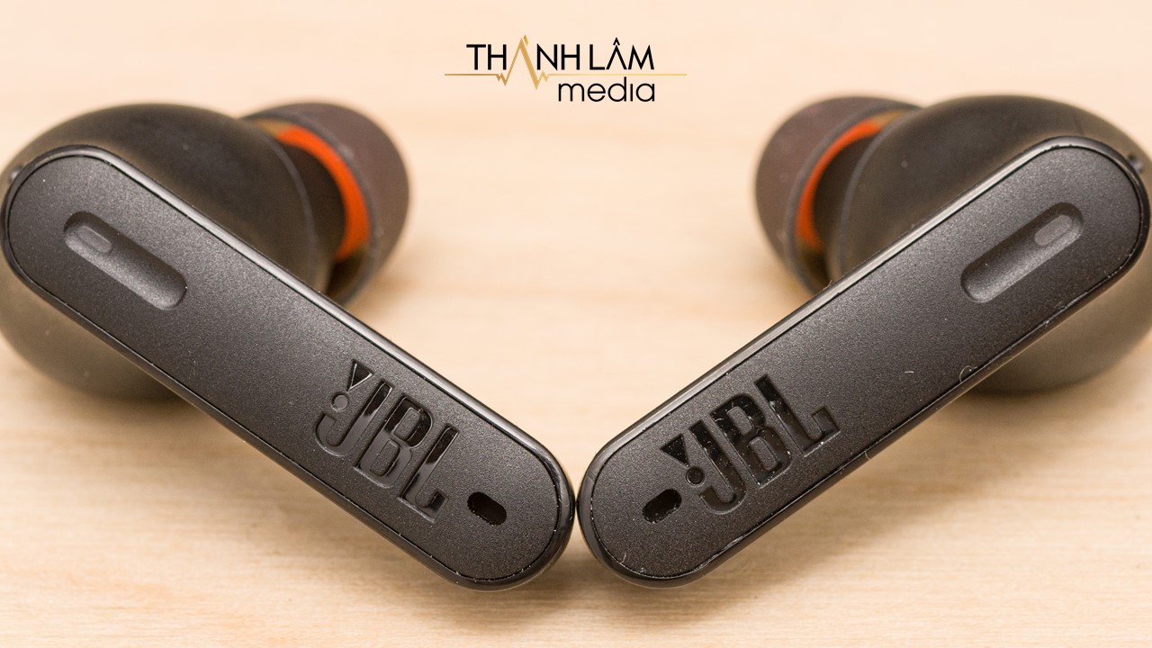 So sánh JBL Tune 230NC và JBL Live Pro+ So sánh JBL Tune 230NC và JBL Live Pro+
