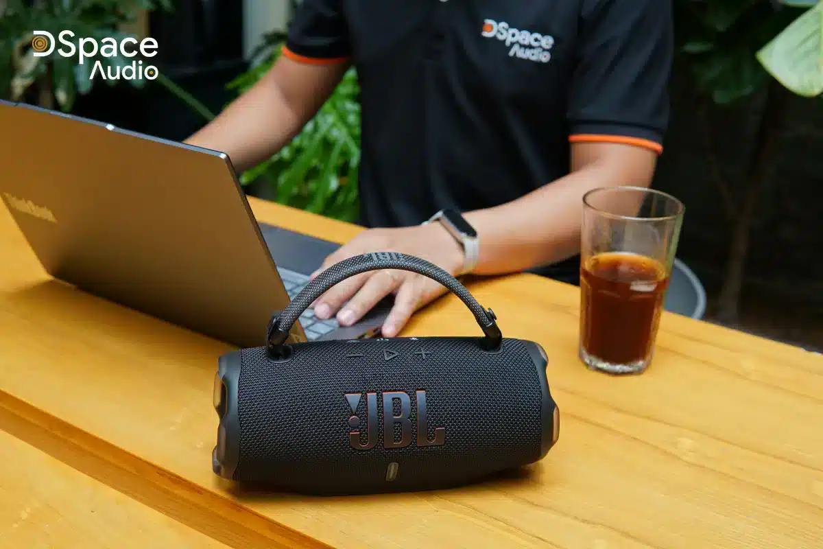 JBL Charge 6